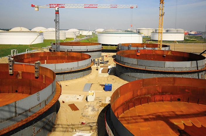 Construction site for new storage tanks in Denmark, where Hempel provided coatings and support for Verwater's tank bottom installation project.